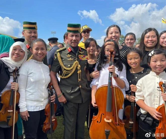 Sao nhí Bố Ơi! Mình Đi Đâu Thế? được Quốc vương Brunei khen ngợi: 15 tuổi cao 1m75, nhan sắc thắng đời tuyệt đối- Ảnh 5.