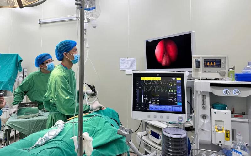 Răng mọc lạc chỗ vào xoang hàm: Biến chứng hiếm nhưng nguy hiểm- Ảnh 1.
