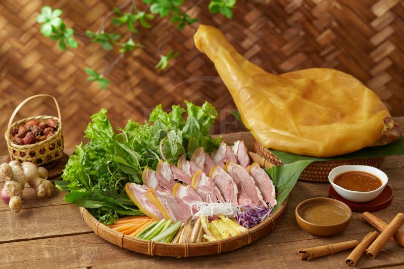 1 món ăn “siêu hot” dịp Tết có thể khiến huyết áp cao vút nếu lạm dụng: Phó Giáo sư cảnh báo điều đáng lo- Ảnh 1.