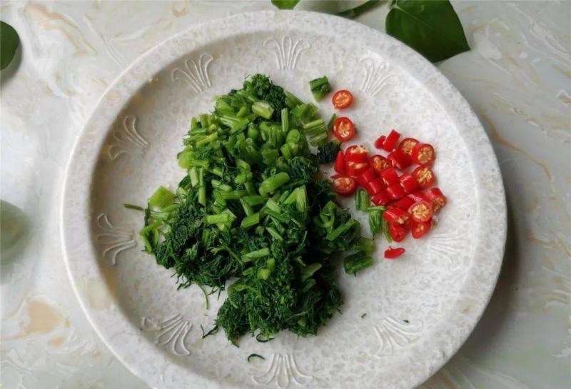 Tôi mua loại rau này mỗi mùa xuân về: Nấu 5 món ngon mà nhanh, hàm lượng canxi cao gấp 5 lần trứng- Ảnh 4.