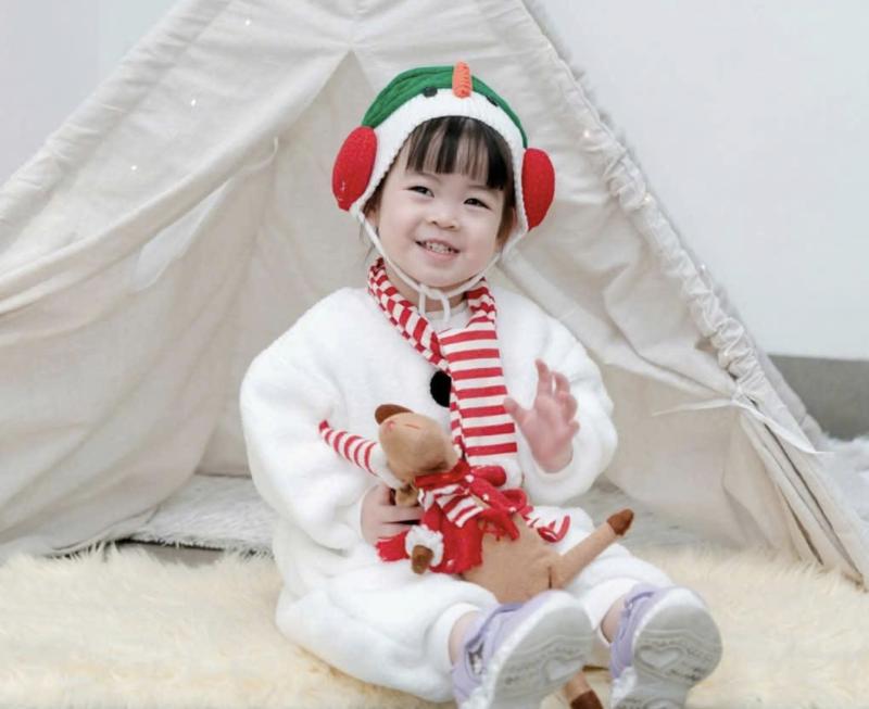 Ái nữ nhà Đỗ Mỹ Linh và Chủ tịch CLB Hà Nội diện áo dài đón Tết, visual “cưng xỉu”- Ảnh 7.