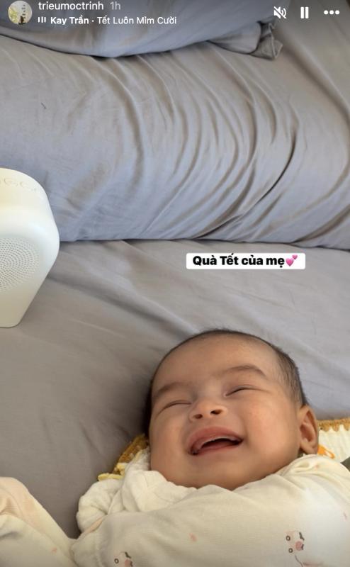 "Vuýp" nhất đêm Giao thừa: Tuyển thủ Việt Nam khoe biệt thự chục tỷ mới tậu, quà tết là con gái mới chào đời- Ảnh 4.