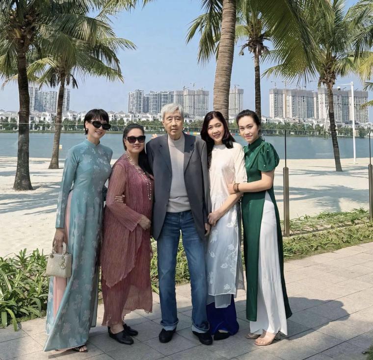 Mẹ vợ hot nhất làng bóng đá du xuân cùng nhà Văn Hậu, visual trẻ đẹp đỉnh chóp, Doãn Hải My cũng phải dè chừng- Ảnh 11.