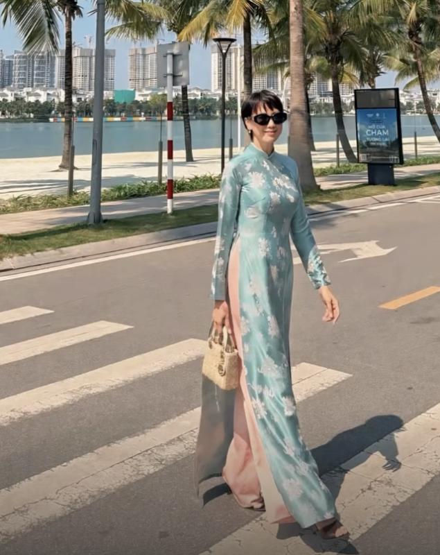 Mẹ vợ hot nhất làng bóng đá du xuân cùng nhà Văn Hậu, visual trẻ đẹp đỉnh chóp, Doãn Hải My cũng phải dè chừng- Ảnh 5.