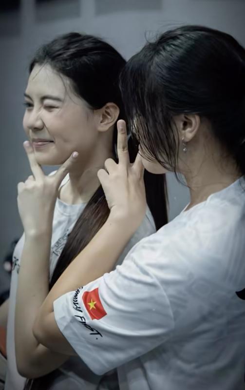 Hạt Dẻ nhà MC Quyền Linh khoe chân dài cực phẩm trên sân bóng rổ, combo gái xinh giỏi thể thao ai gặp cũng mê- Ảnh 12.