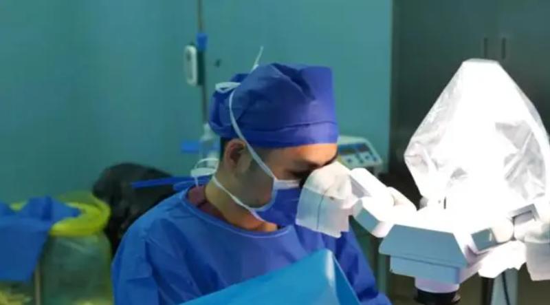 Bé gái 1 tuổi bị thỏ cắn đứt ngón tay khi cho ăn- Ảnh 3.