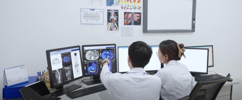 Ca bệnh hiếm: Người đàn ông 50 tuổi mắc cùng lúc 3 loại ung thư, bác sĩ tiến hành phẫu thuật liên tục 13 tiếng- Ảnh 1.
