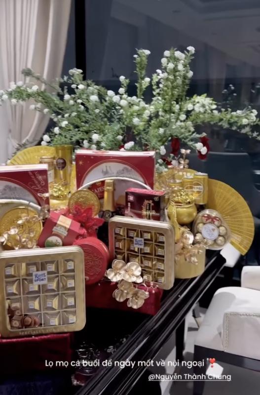 Chỉ một hành động nhỏ, vợ Thành Chung nhận mưa lời khen vì hiếu thảo và chu đáo hết mực với gia đình nội ngoại- Ảnh 1.