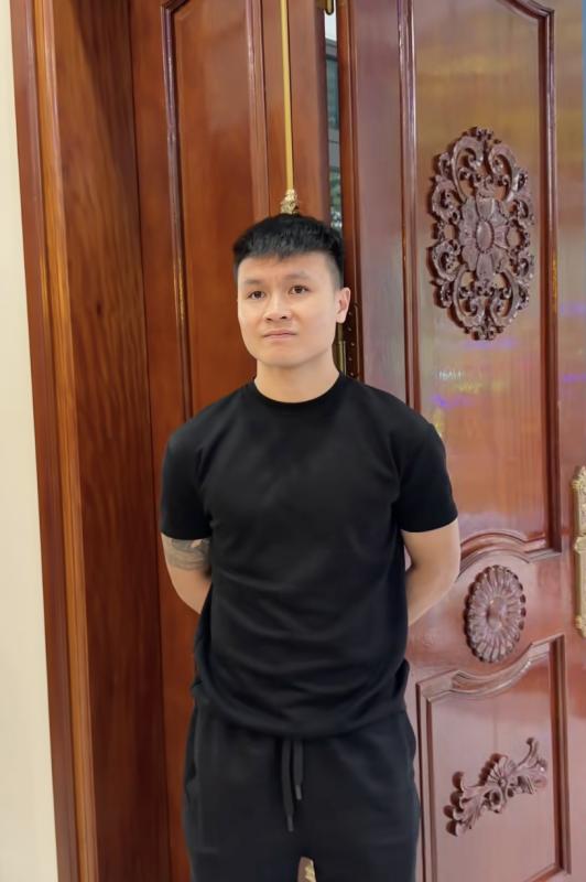 Quang Hải tất bật mang quà Tết biếu bố mẹ vợ- Ảnh 3.