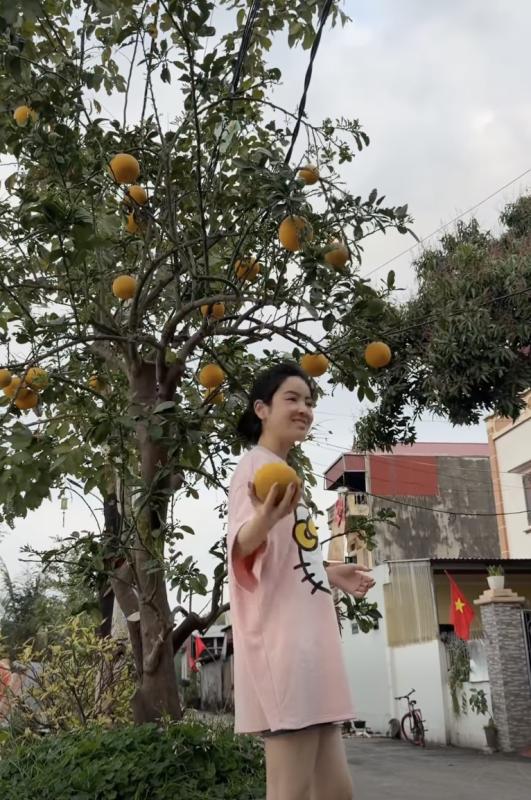 Quang Hải tất bật mang quà Tết biếu bố mẹ vợ- Ảnh 5.