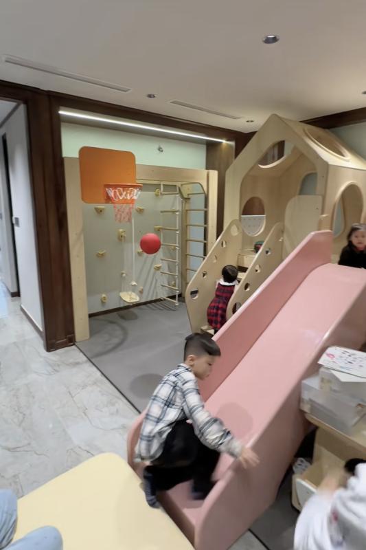 Duy Mạnh - Quỳnh Anh dọn về biệt thự phố cổ đón Tết: Thành quả sau 8 năm 