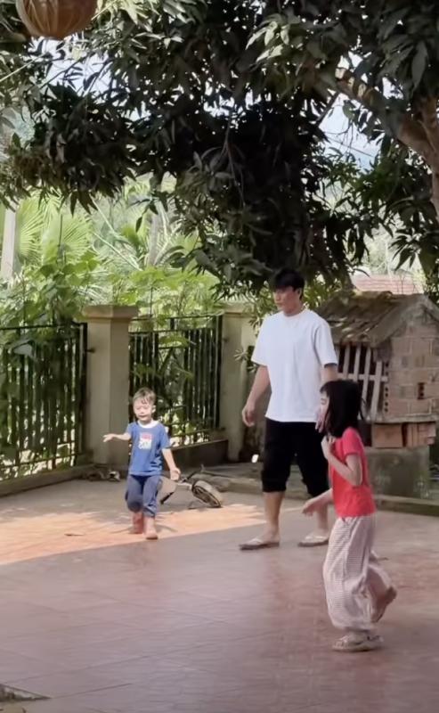 Vlog về quê ăn Tết nhà Bùi Tiến Dũng, nàng mẫu tây rời sàn catwalk hoà nhịp cuộc sống thông quê- Ảnh 4.