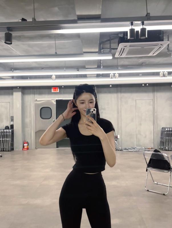 "Nữ hoàng hình thể" đang gây bão mạng vì lột xác xong xinh như Suzy là ai?- Ảnh 9.