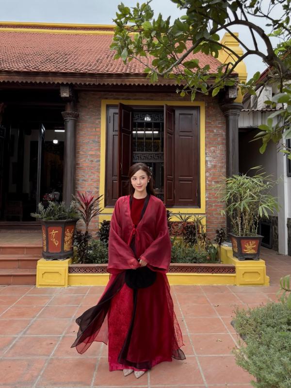 3 mỹ nhân mặc đồ đỏ đẹp nhất ngày Xuân Bính Ngọ: Lọ Lem quá truyền thống, Linh Rin đụng hàng 1 người đẹp- Ảnh 7.
