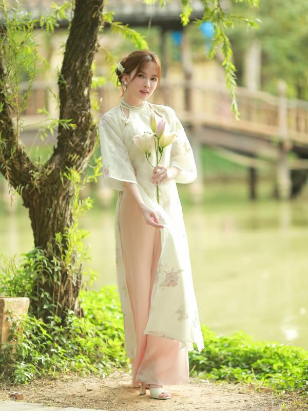 Nhìn Thiều Bảo Trâm tưởng bạn gái HIEUTHUHAI- Ảnh 7.