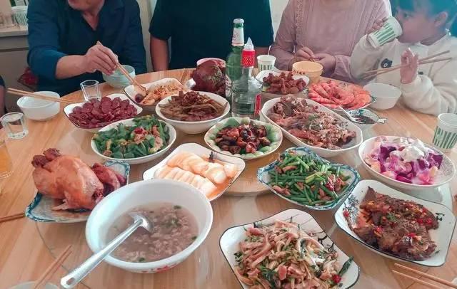 Có 5 món dù rất giàu dinh dưỡng nhưng cũng không nên bày lên mâm cơm tối tất niên vì dễ khiến cả năm túng thiếu- Ảnh 1.