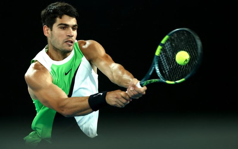 Carlos Alcaraz đánh bại huyền thoại Novak Djokovic để lên vô địch Australian Open 2026- Ảnh 1.