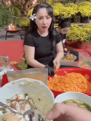 Vợ Lê Dương Bảo Lâm gây tranh cãi vì bán hàng kém chất lượng- Ảnh 1.