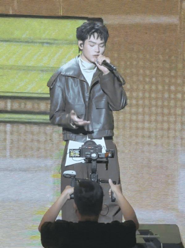 Đội hình Anh Trai - Em Xinh hot nhất “phá đảo” Gala WeChoice Awards 2025: Hát hay nhảy đẹp, visual quá “peak”!- Ảnh 11.