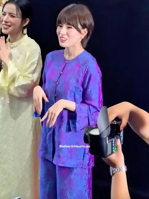 Đường đua áo bà ba sau mùa Tết tưng bừng của mỹ nhân Việt: Số 1 sắp thành dâu miền Tây luôn rồi!- Ảnh 3.