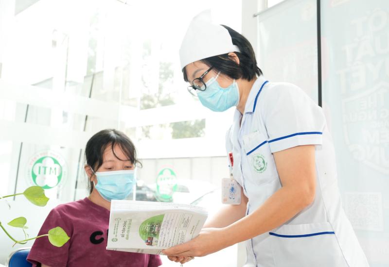 Chủ quan với bệnh thủy đậu, cô gái 19 tuổi nguy kịch- Ảnh 1.
