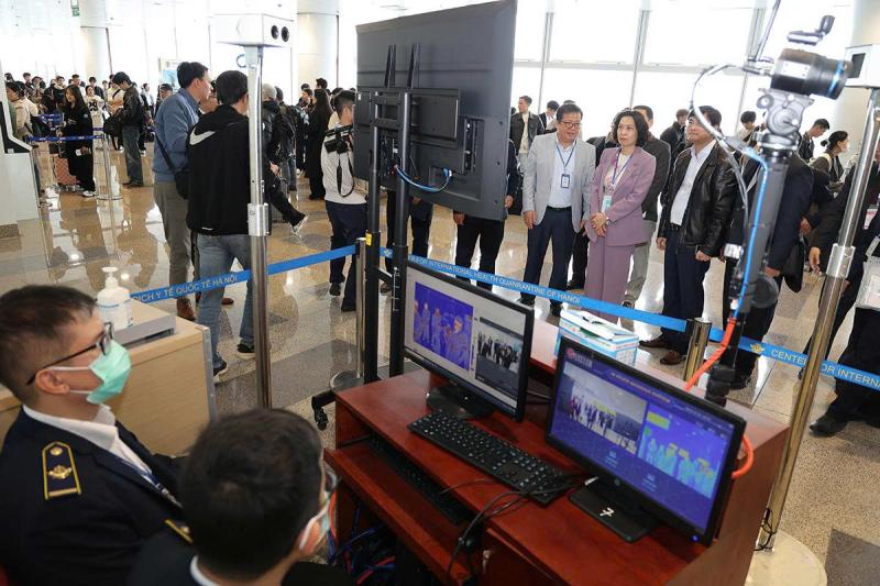 Cửa khẩu hàng không tăng giám sát, ngăn virus Nipah- Ảnh 3.