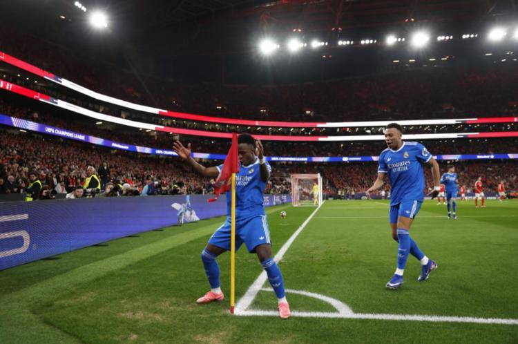 Toàn cảnh vụ Vinicius bị phân biệt chủng tộc, Real Madrid có động thái “gắt” gửi thẳng UEFA- Ảnh 5.