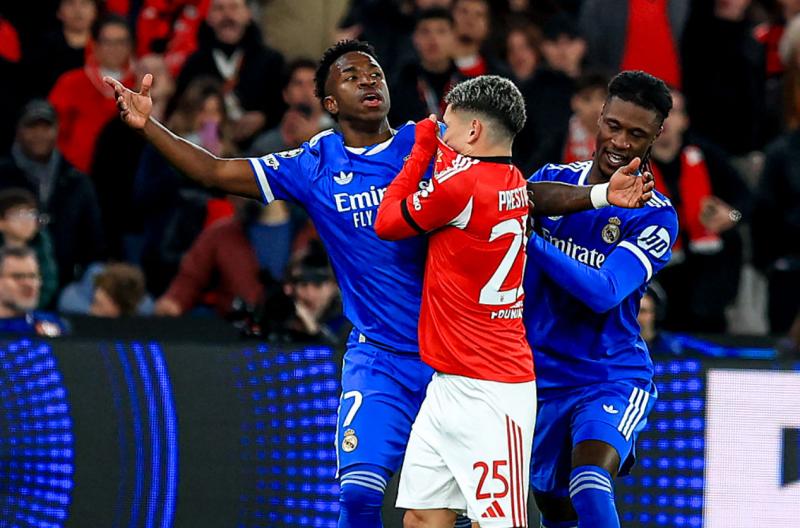 Toàn cảnh vụ Vinicius bị phân biệt chủng tộc, Real Madrid có động thái “gắt” gửi thẳng UEFA- Ảnh 3.
