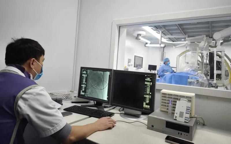 Phối hợp đa chuyên khoa cứu sống bệnh nhân vỡ lách, vỡ thận nặng- Ảnh 1.