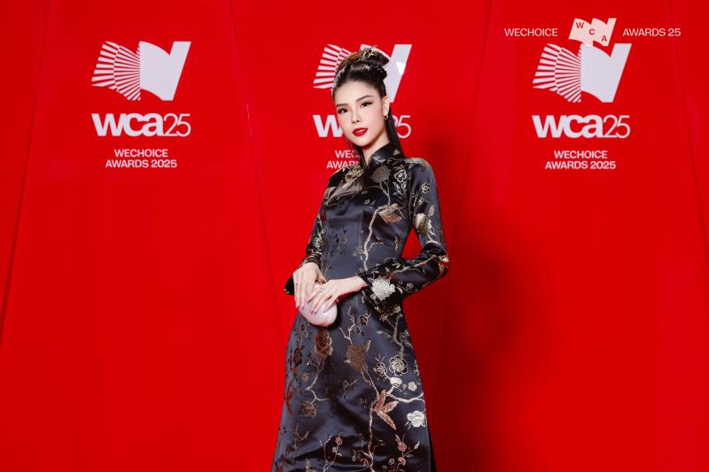 Kỳ Hân - vợ Mạc Hồng Quân khoe visual phát sáng trên thảm đỏ WeChoice Awards, mẹ 2 con vóc dáng vẫn nuột nà- Ảnh 4. Kỳ Hân - vợ Mạc Hồng Quân khoe visual phát sáng trên thảm đỏ WeChoice Awards, mẹ 2 con vóc dáng vẫn nuột nà- Ảnh 4.