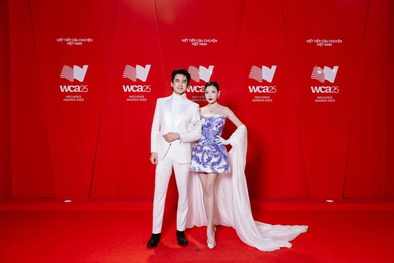 Loạt couple ở thảm đỏ WeChoice Awards: Diệu Nhi - Anh Tú dính như keo, 1 cặp đôi nghi sắp cưới tình tứ- Ảnh 2.