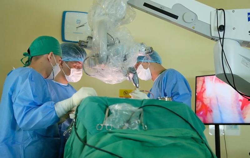 Nhiều người xuất huyết não nguy kịch, bác sĩ cảnh báo đột quỵ mùa Tết- Ảnh 2.