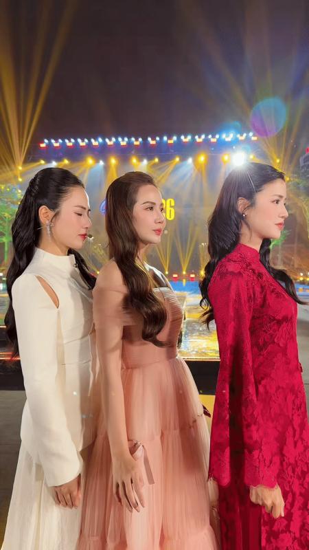 Huyền Lizzie đọ sắc với 2 đàn em, netizen chắc nịch “bộ 3 đẹp nhất VTV” đây chứ đâu- Ảnh 1.