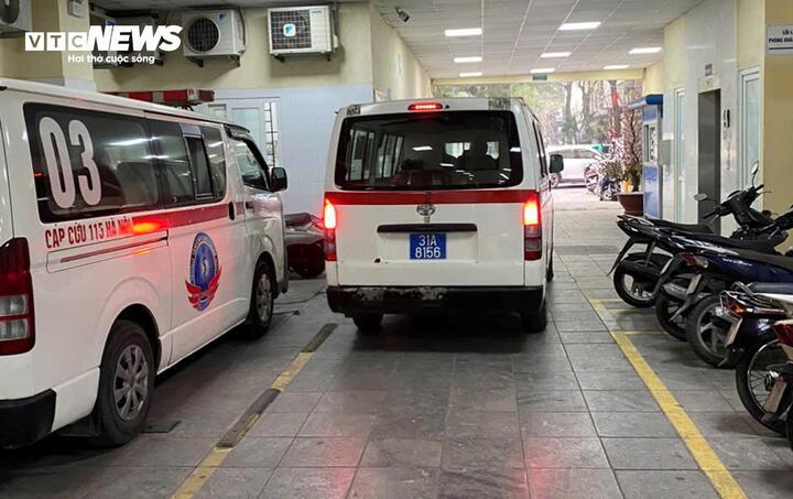 Giao thừa của bác sĩ 115: 'Tôi chỉ kịp thấy pháo hoa qua cửa kính xe cấp cứu'- Ảnh 4.