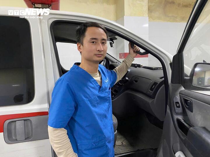 Giao thừa của bác sĩ 115: 'Tôi chỉ kịp thấy pháo hoa qua cửa kính xe cấp cứu'- Ảnh 3.