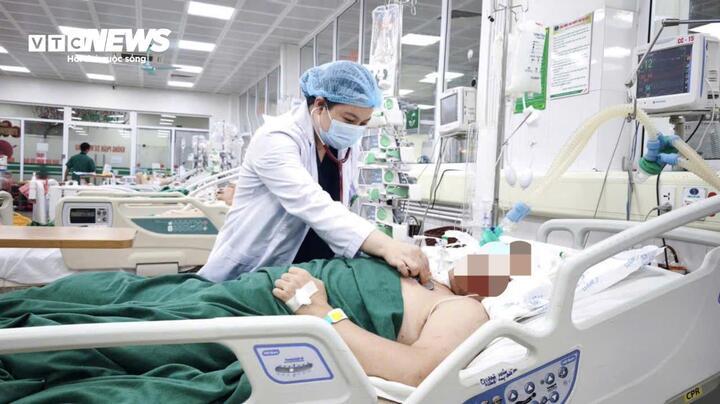 Bữa cơm tất niên nguội lạnh và những bác sĩ không nhớ nổi mùng mấy Tết- Ảnh 2.