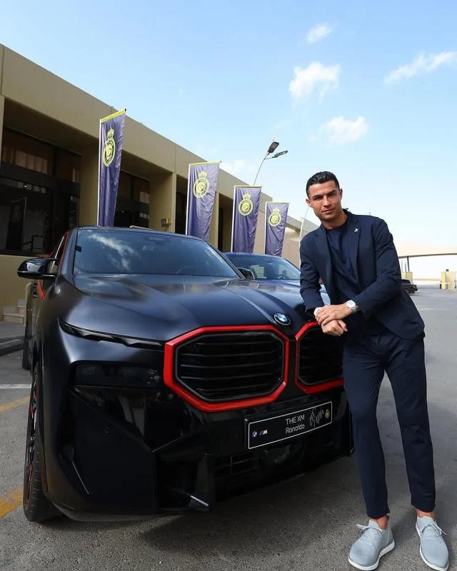 Ronaldo làm gì mà trở thành tỷ phú bóng đá đầu tiên?- Ảnh 3.