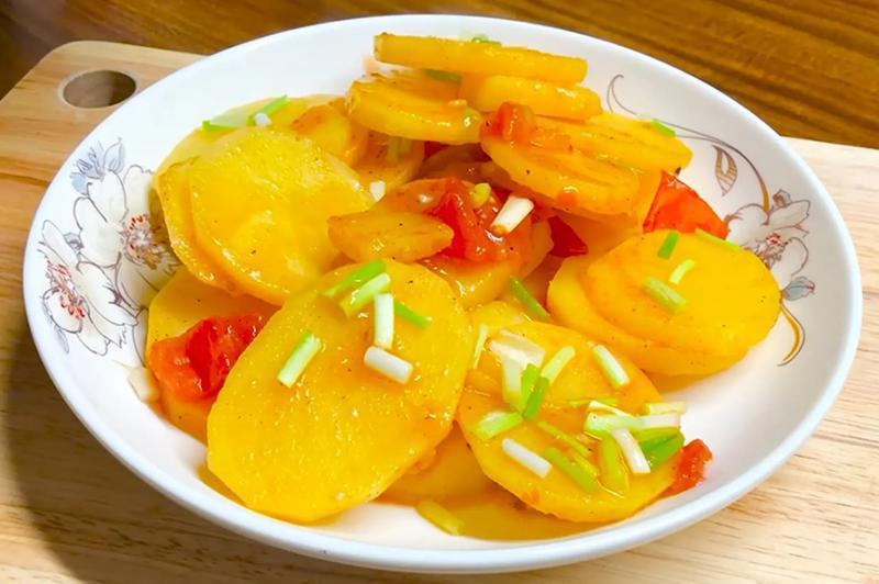 Vì sao các đầu bếp lại thêm giấm khi nấu khoai tây? Sống gần 50 năm cuộc đời tôi mới biết…- Ảnh 1.