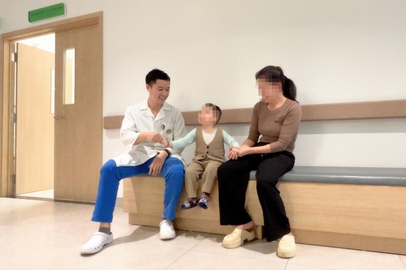 Em bé sống thực vật "hồi sinh" sau 30 ngày nhờ "kỳ tích" y học- Ảnh 3.