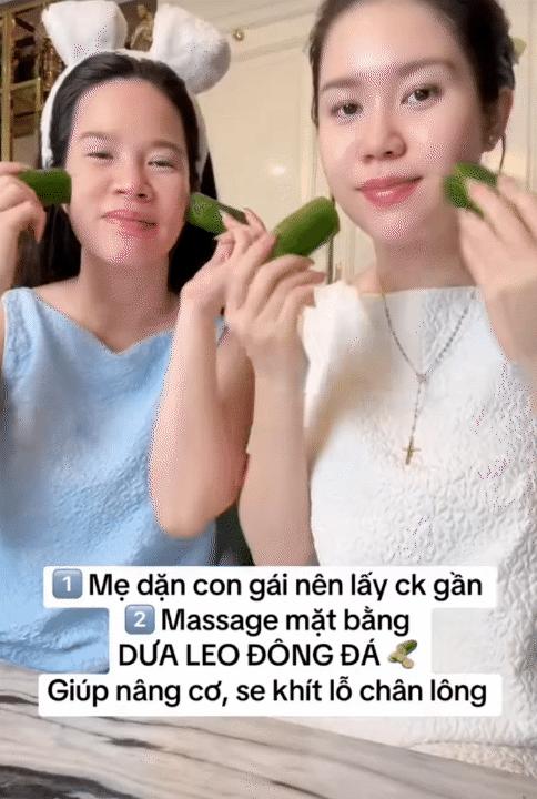Mẹ và con gái lăn 2 loại quả đông đá lên mặt, giúp trắng da và se khít lỗ chân lông- Ảnh 5.