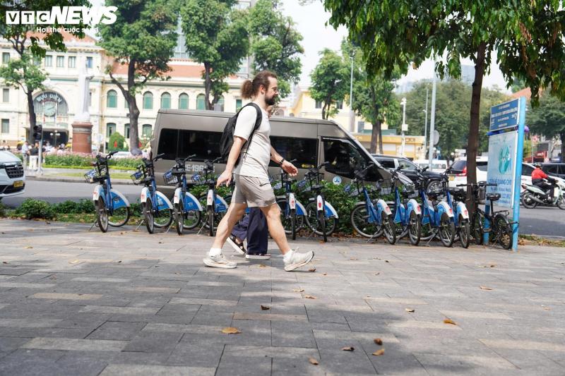 Xe đạp công cộng TP.HCM ế ẩm, du khách ngại dùng vì lý do khó tin- Ảnh 4.