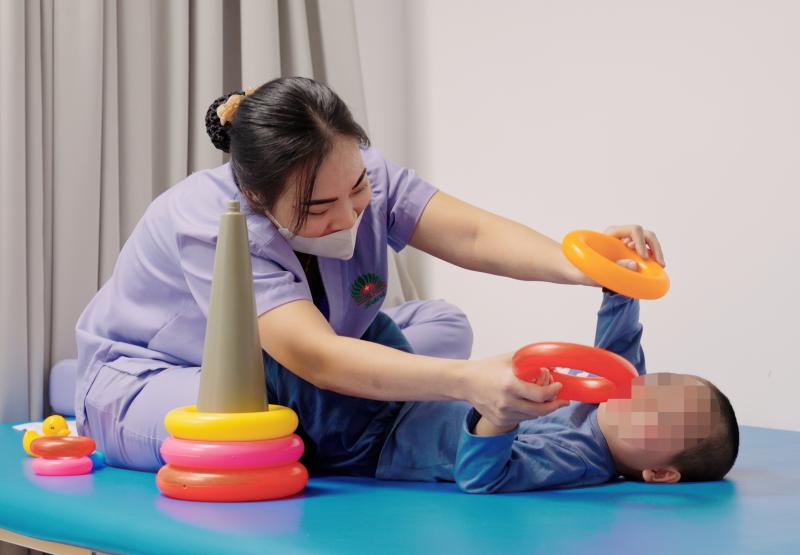 Em bé sống thực vật "hồi sinh" sau 30 ngày nhờ "kỳ tích" y học- Ảnh 4.