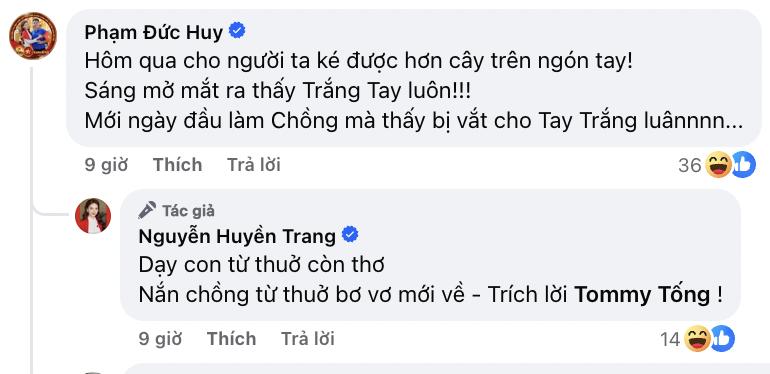 Ảnh nét căng: MC Mù Tạt đeo vàng nặng trĩu lên xe hoa cùng tuyển thủ Đức Huy,