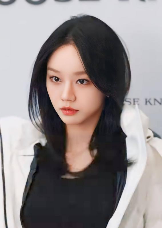 Mỹ nhân có bờ môi của Song Hye Kyo nhưng cười lên giống Hyeri: Visual vừa đại trà vừa độc đáo, duy nhất trong showbiz- Ảnh 3.