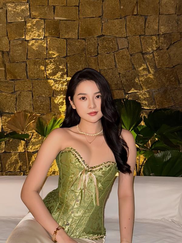Bản sao Angela Phương Trinh thay đổi hoàn toàn, lột xác gợi cảm- Ảnh 7.
