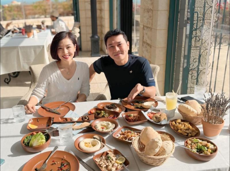 Nhan sắc hoa khôi cưới đại gia "nghèo nhất trong số những người theo đuổi", giờ ở biệt thự 200 tỷ- Ảnh 3.