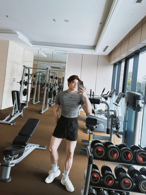 Chàng trai 6 múi người Trung Quốc lên tiếng vụ lộ tin nhắn riêng tư với Noo Phước Thịnh- Ảnh 2.