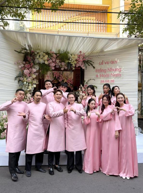 Rộ ảnh cặp đôi Vbiz lén tổ chức đám cưới?- Ảnh 2.
