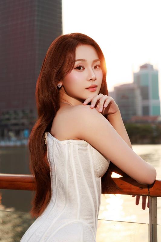 Bản sao Angela Phương Trinh thay đổi hoàn toàn, lột xác gợi cảm- Ảnh 8.