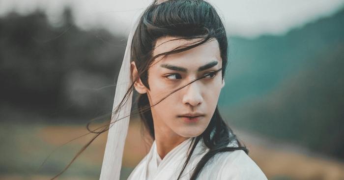 Chẳng có tí huyết thống gì mà cặp đôi này giống nhau kinh khủng: Khí chất phản diện y đúc, tưởng đâu là một gia đình- Ảnh 6.